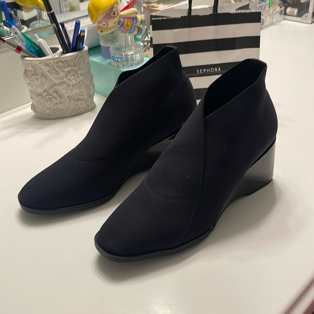 Aerosoles wedge booties